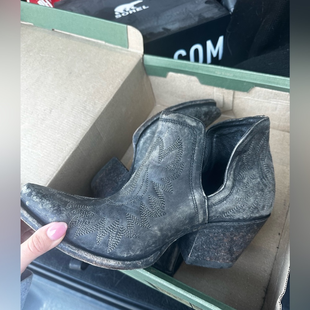 Ariat Black Cowboy Boots